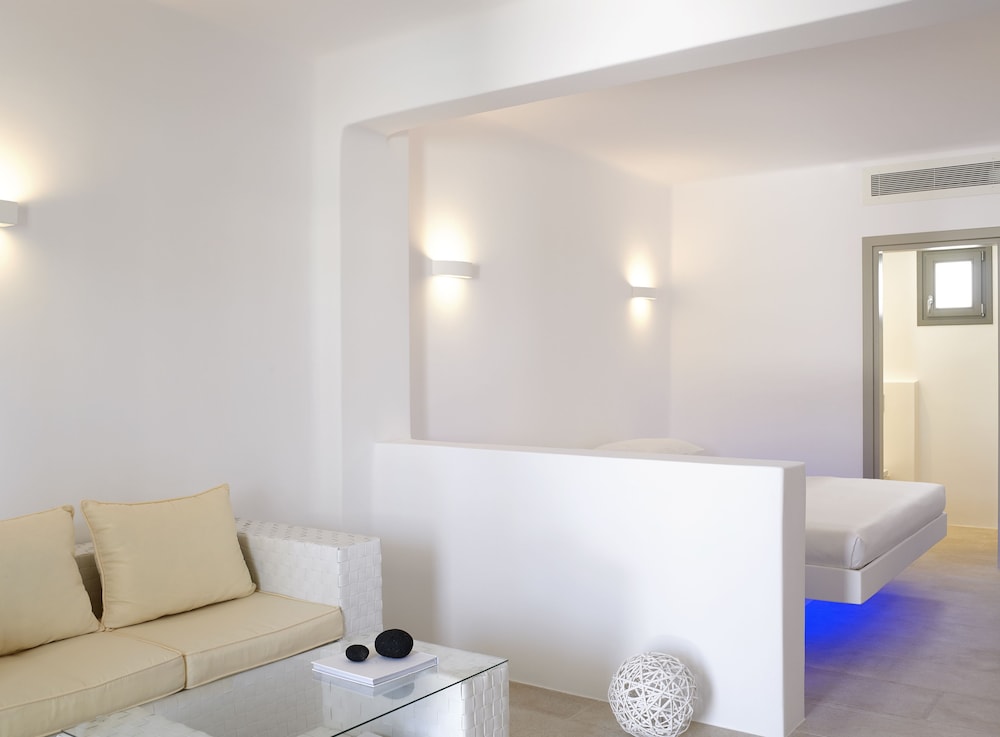 aurora luxury suites