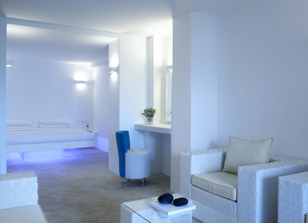 aurora luxury suites
