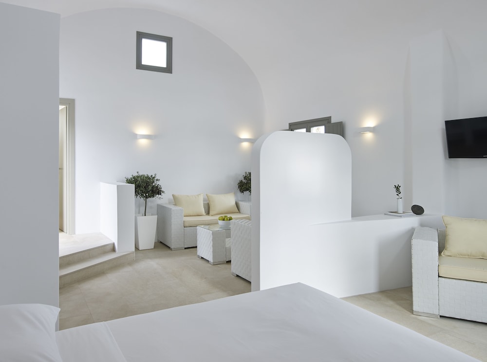 aurora luxury suites