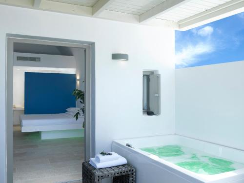 aurora luxury suites
