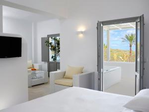 aurora luxury suites