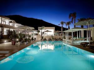 aurora luxury suites
