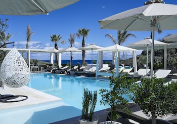 aurora luxury suites