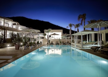 aurora luxury suites