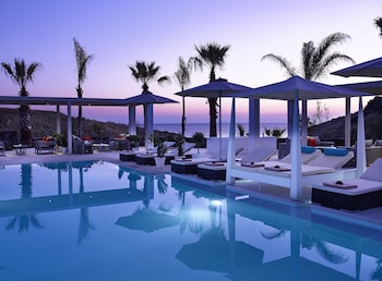 aurora luxury suites
