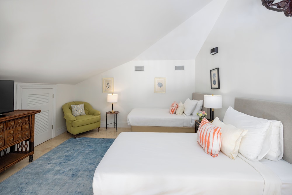 the somerset on grace bay