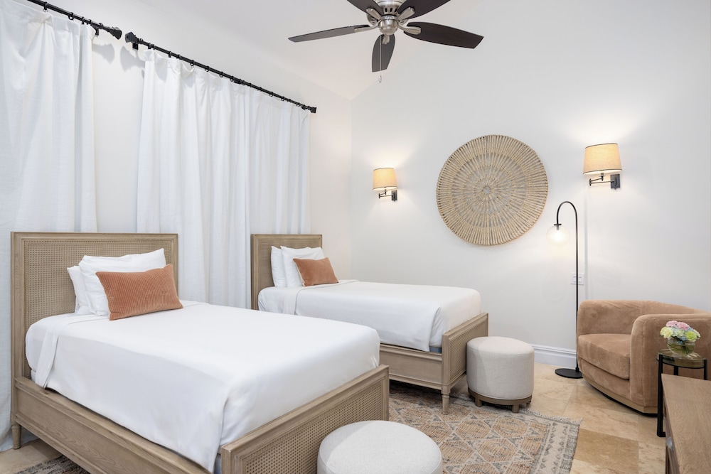 the somerset on grace bay