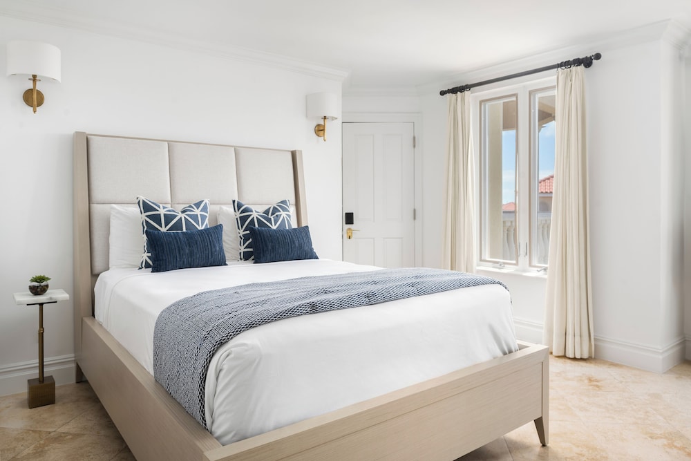 the somerset on grace bay