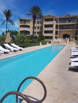 the somerset on grace bay
