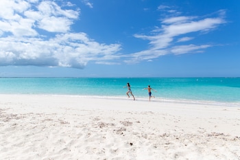 the somerset on grace bay