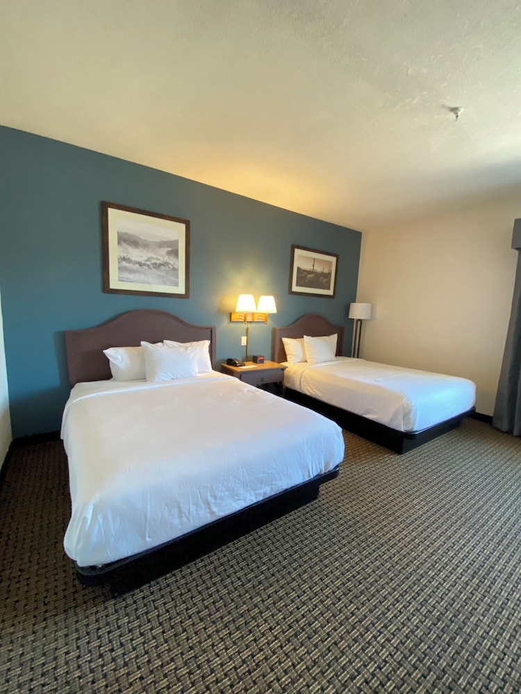 tombstone grand hotel a baymont by wyndham