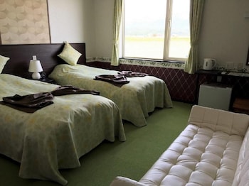 petit hotel blanc fleur