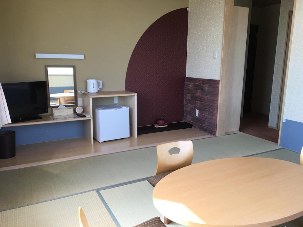 petit hotel blanc fleur