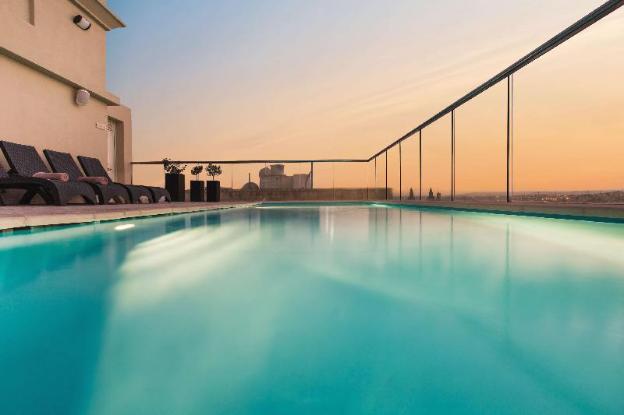 ax the victoria hotel