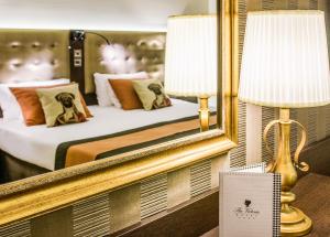 ax the victoria hotel