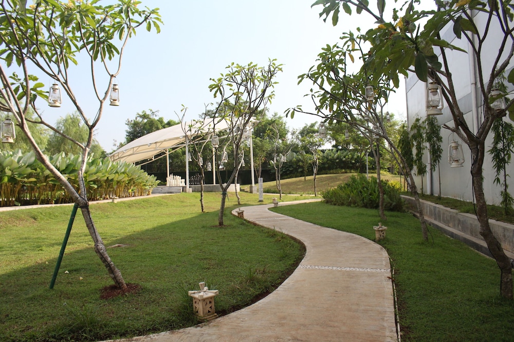 front one akshaya hotel karawang