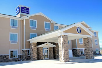cobblestone hotel and suites devils lake