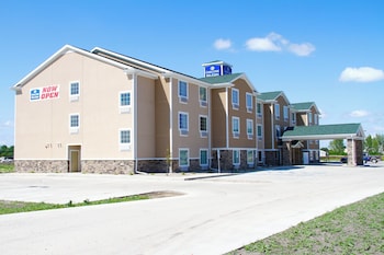 cobblestone hotel and suites devils lake