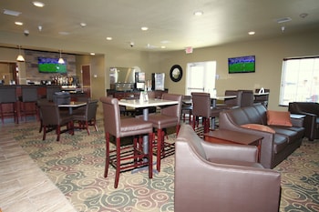 cobblestone hotel and suites devils lake