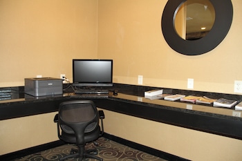 cobblestone hotel and suites devils lake