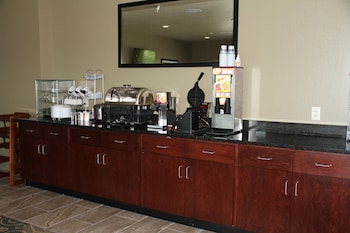 cobblestone hotel and suites devils lake
