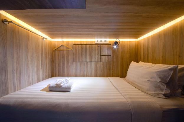 cube boutique capsule hotel chinatown