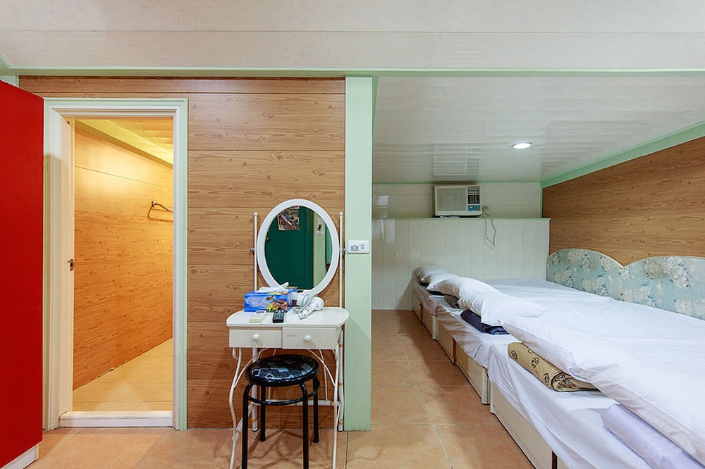 kenting dajianshan wilderness bungalow