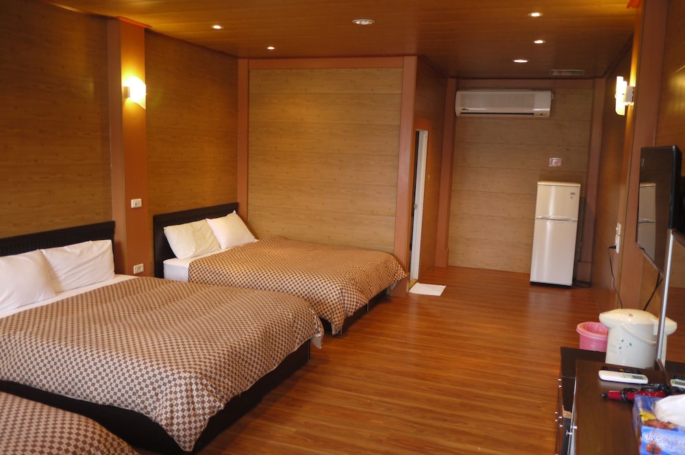 kenting dajianshan wilderness bungalow