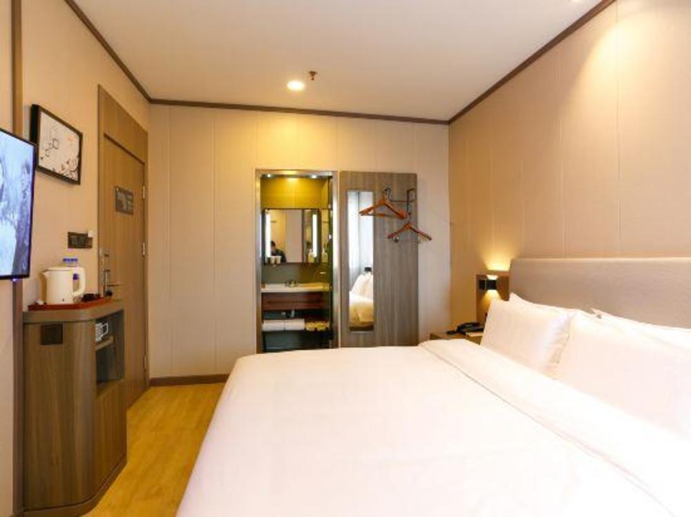 hanting hotel zhuji jiangdong road