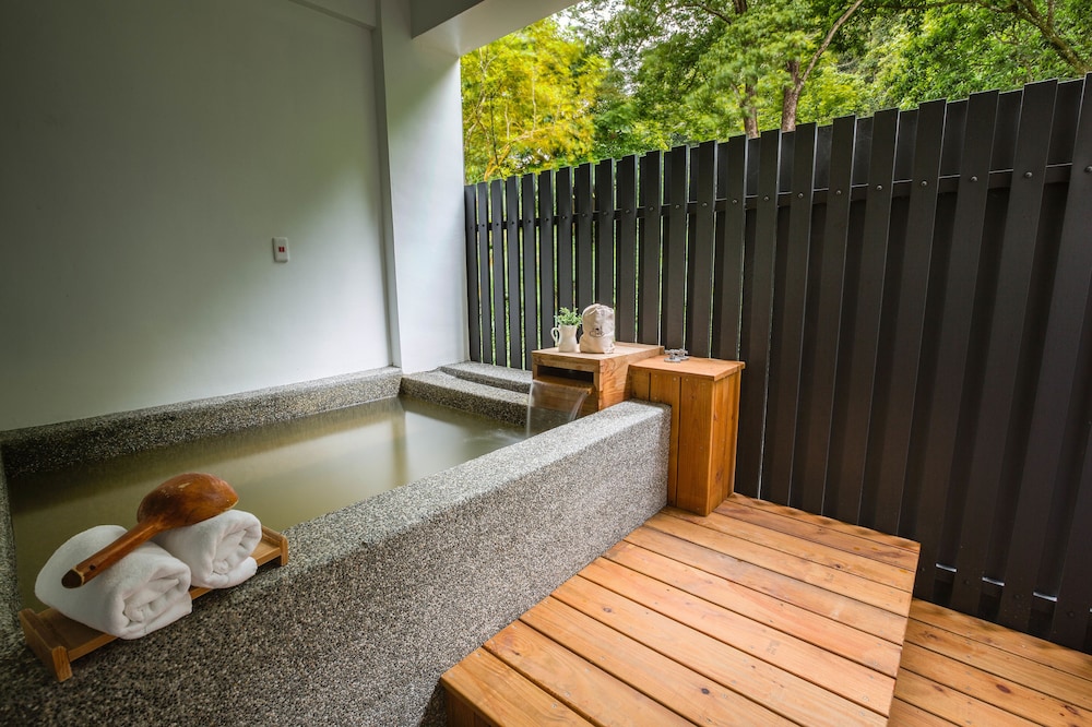 ruisui sunshine hot spring bandb