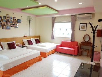 Waterbirds Family,Near Lanyang Museum,3 star