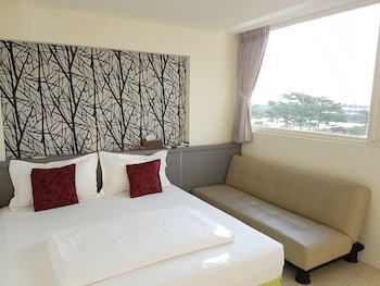 Waterbirds Family,Near Lanyang Museum,3 star