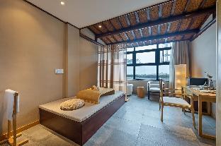 Floral Lux Hotel · Xitang Yiju B&B,,3 star