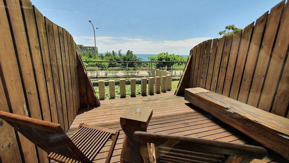 Cao Hai Tung,Shoufeng>>Hualien City,4 star