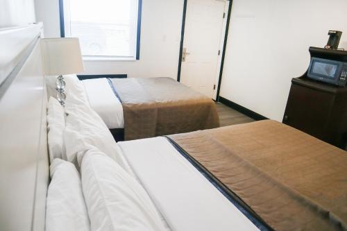the lancaster motel by oyo ronks near paradise