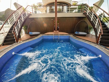 rosa cruise