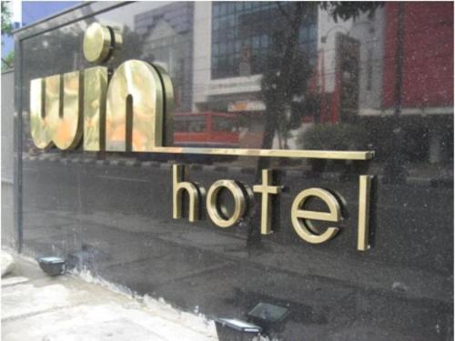 win hotel blok m