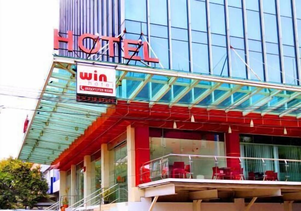 win hotel blok m