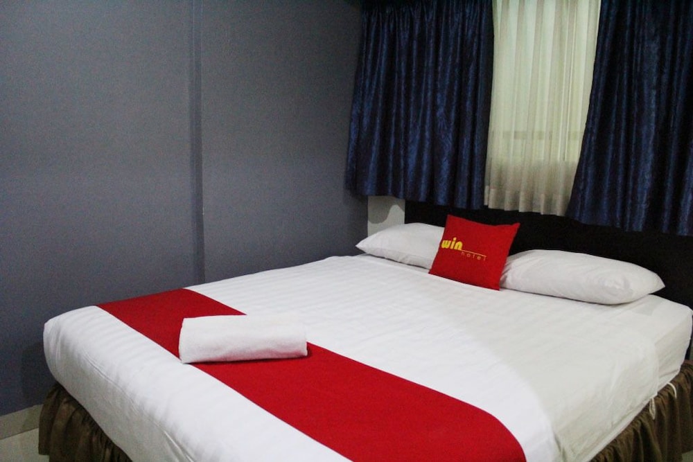 win hotel blok m