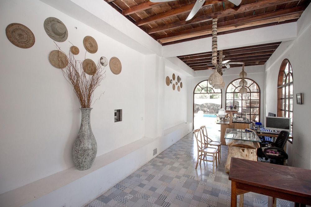 gili breeze tropical bungalows