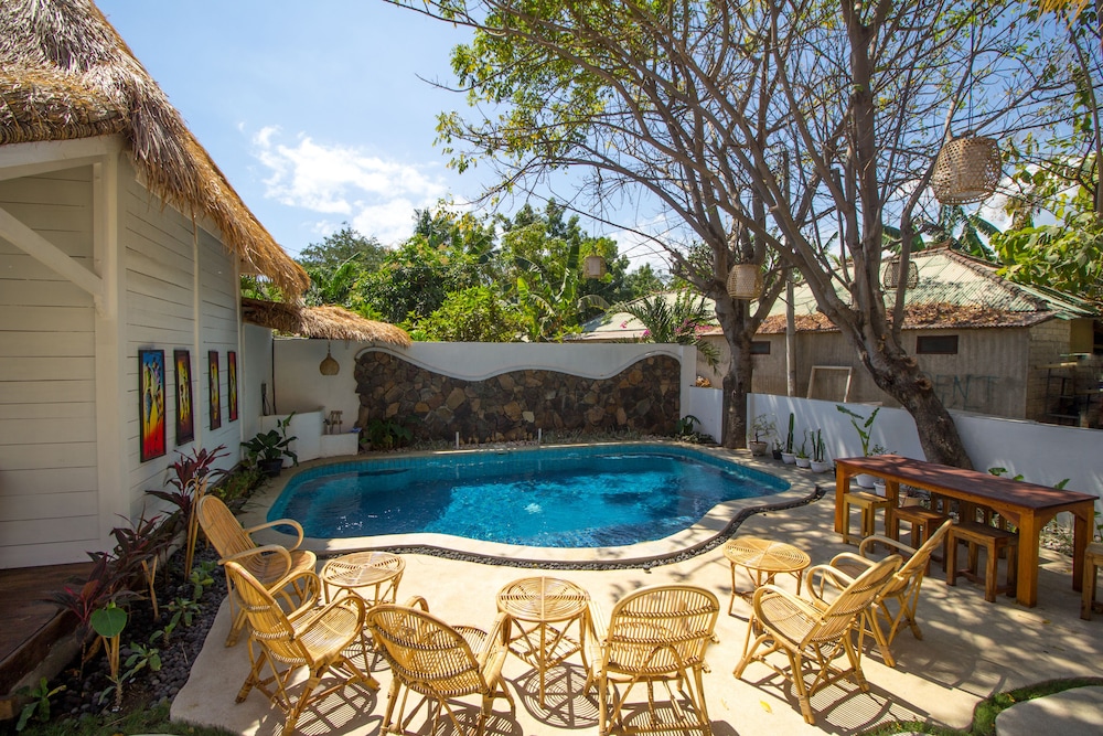 gili breeze tropical bungalows