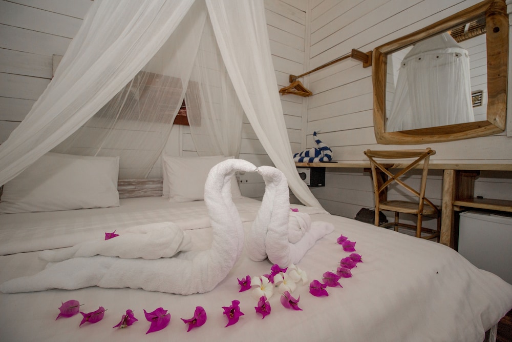gili breeze tropical bungalows