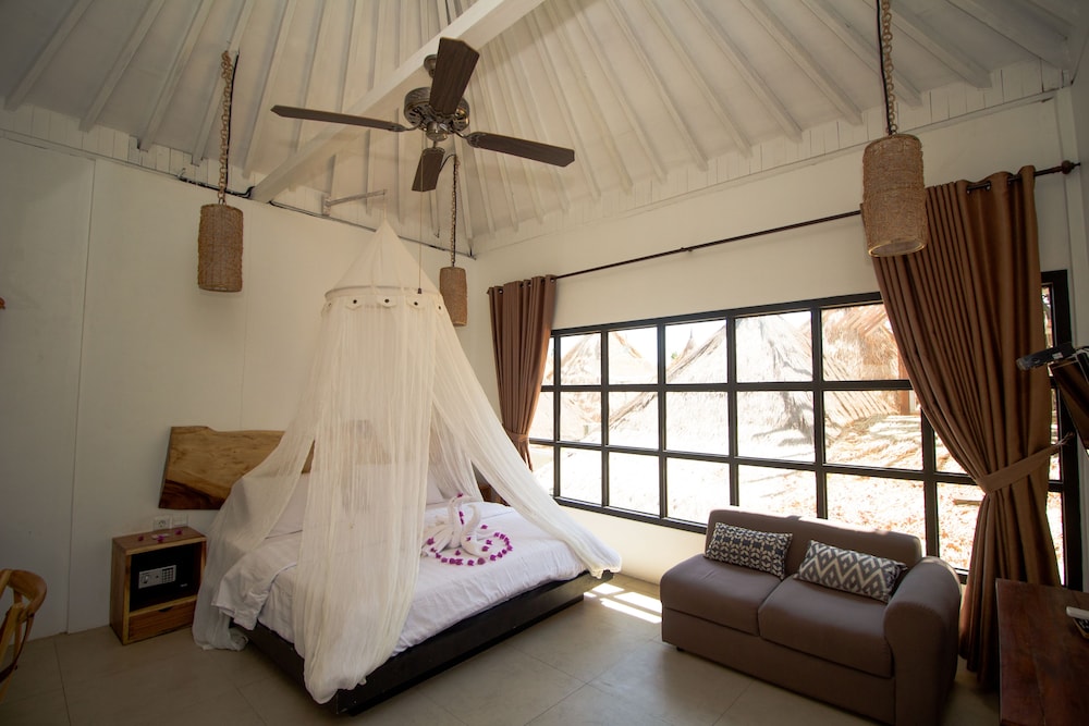 gili breeze tropical bungalows