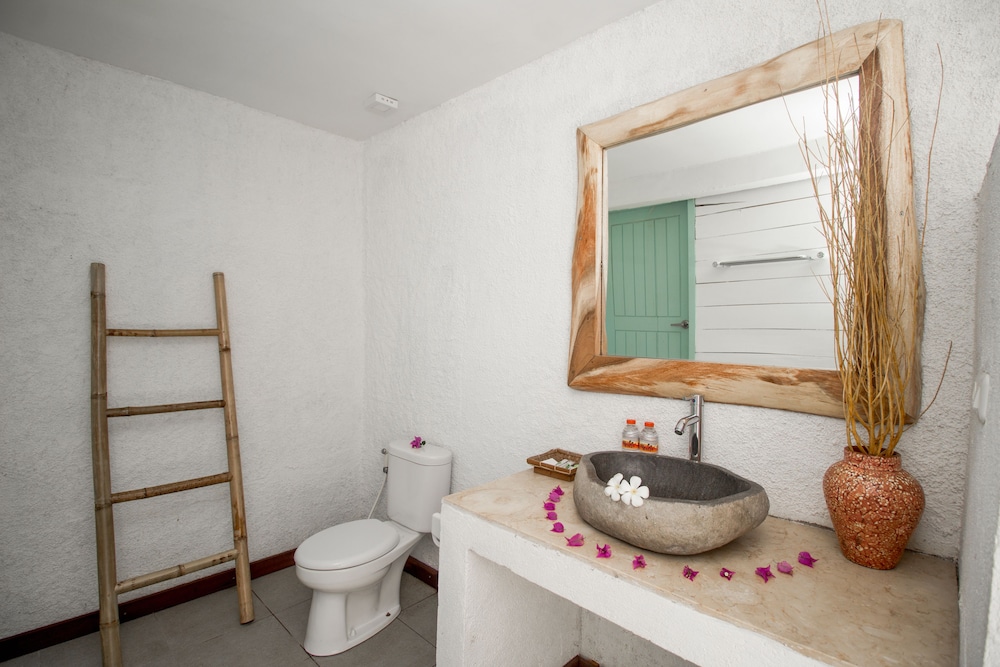 gili breeze tropical bungalows
