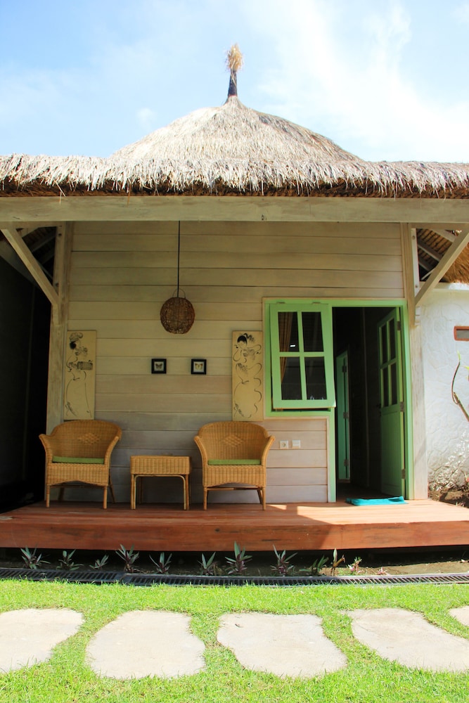 gili breeze tropical bungalows
