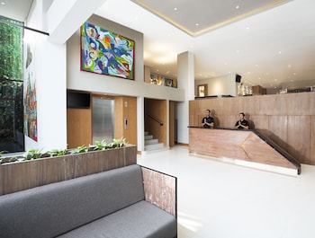 yellow star ambarukmo hotel