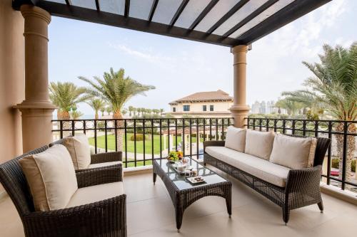 intercontinental doha residences by ihg