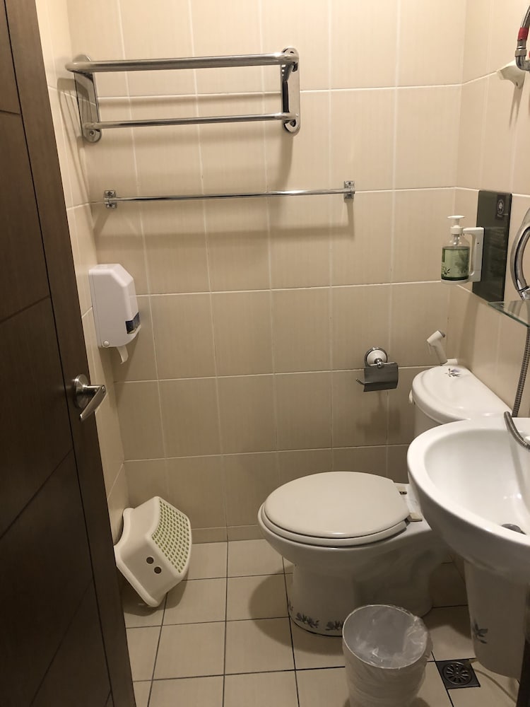 sanyi happiness bandb