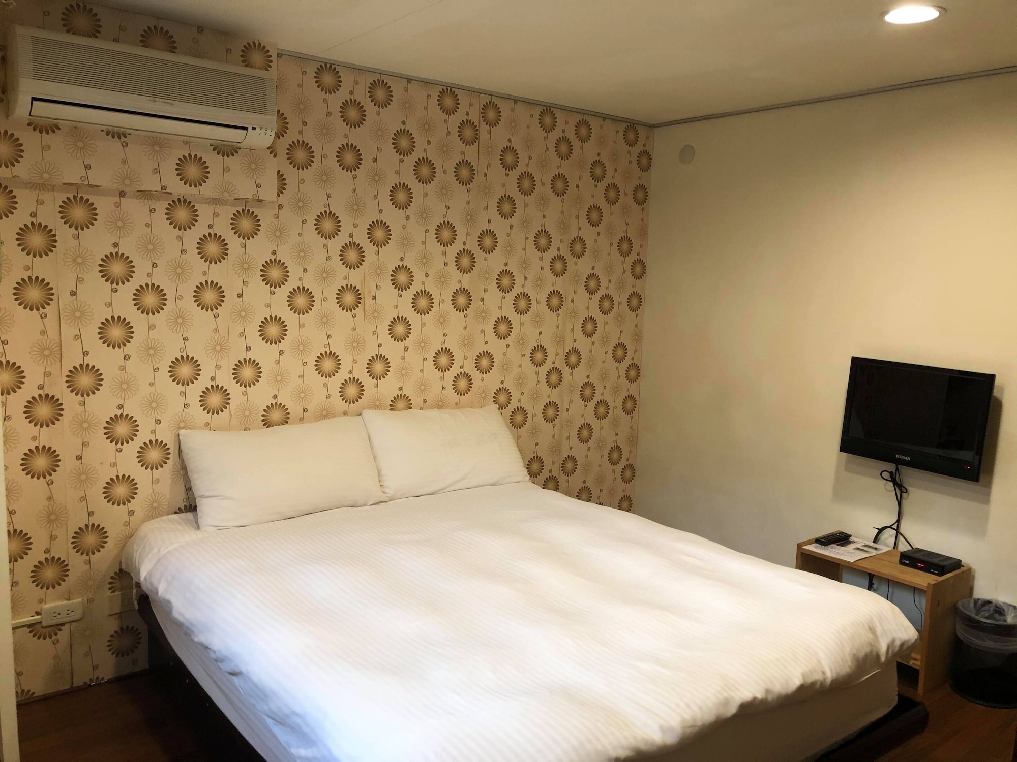 sanyi happiness bandb