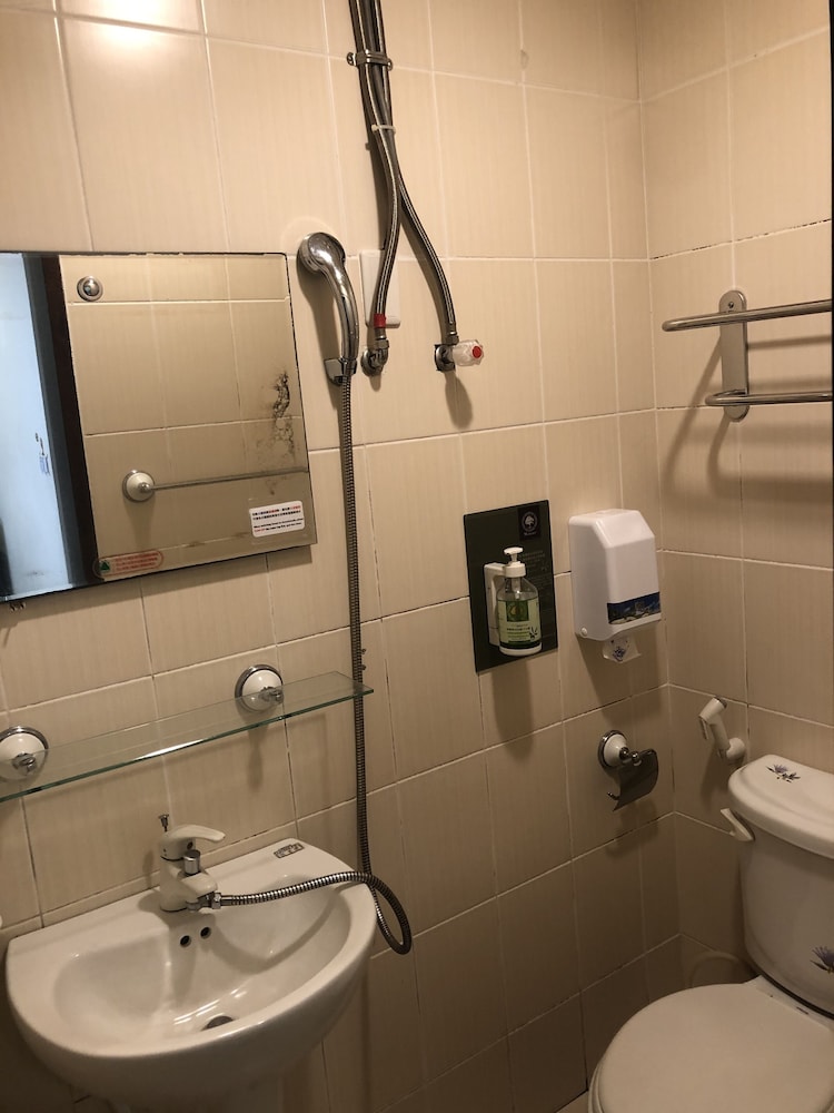 sanyi happiness bandb